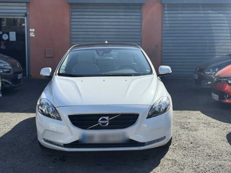 VOLVO V40 BUSINESS D2 1.6 TDI 115 cv  - GARANTIE 12 mois - Momentum