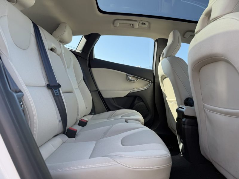 VOLVO V40 BUSINESS D2 1.6 TDI 115 cv  - GARANTIE 12 mois - Momentum