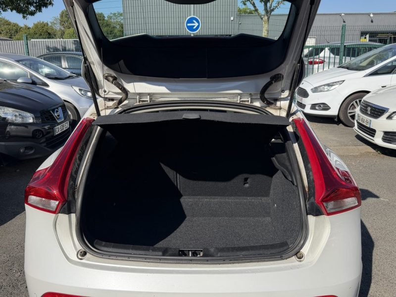 VOLVO V40 BUSINESS D2 1.6 TDI 115 cv  - GARANTIE 12 mois - Momentum