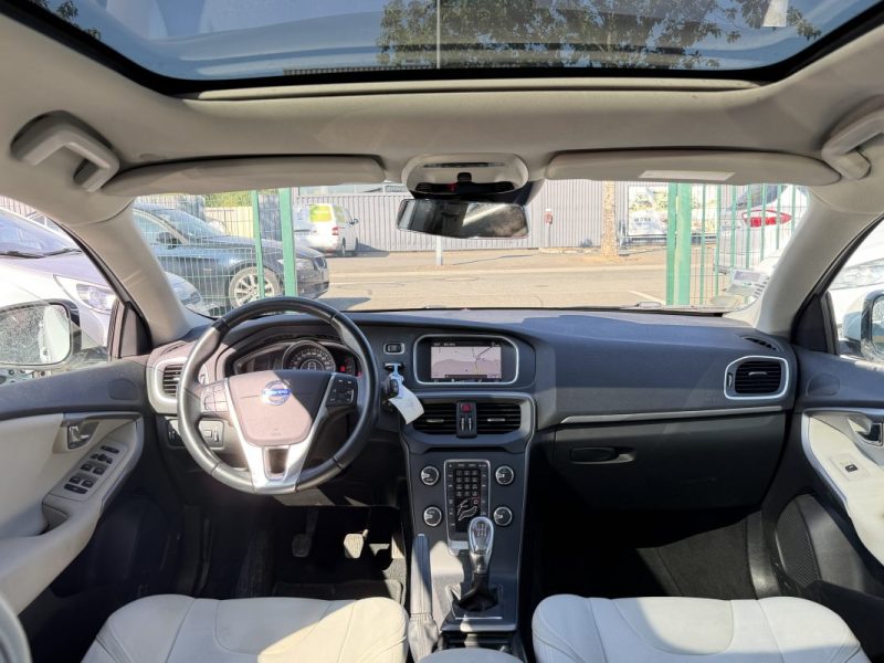 VOLVO V40 BUSINESS D2 1.6 TDI 115 cv  - GARANTIE 12 mois - Momentum