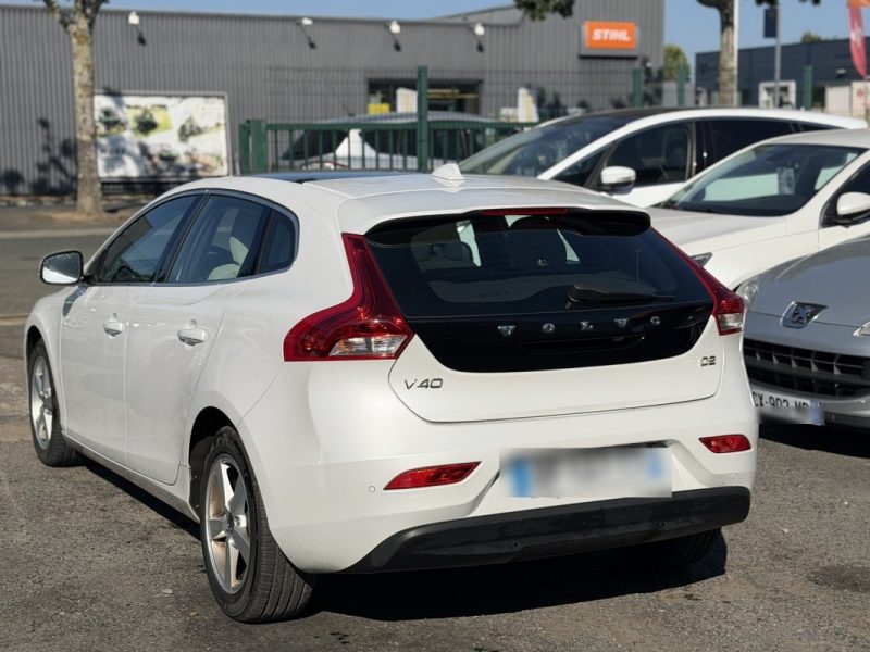 VOLVO V40 BUSINESS D2 1.6 TDI 115 cv  - GARANTIE 12 mois - Momentum