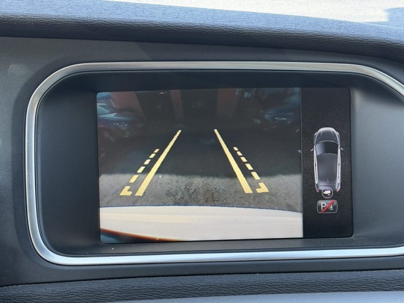 VOLVO V40 BUSINESS D2 1.6 TDI 115 cv  - GARANTIE 12 mois - Momentum