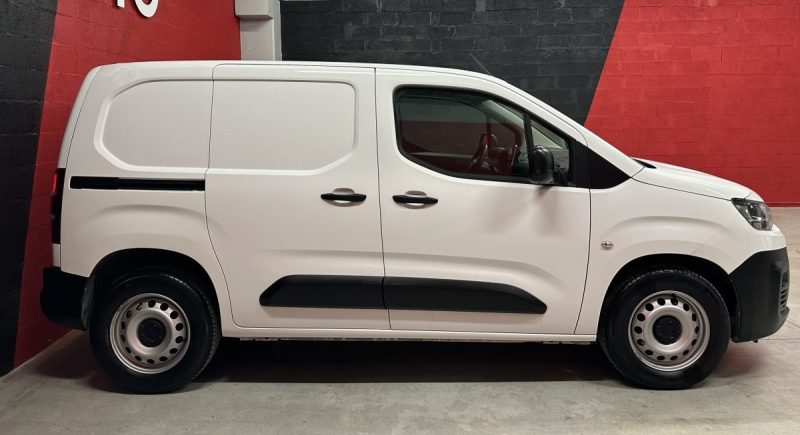 CITROEN BERLINGO 3 places M 1000KG 1.5 BLUE HDI 100 CLUB Advanced Grip Control - 1ère Main -