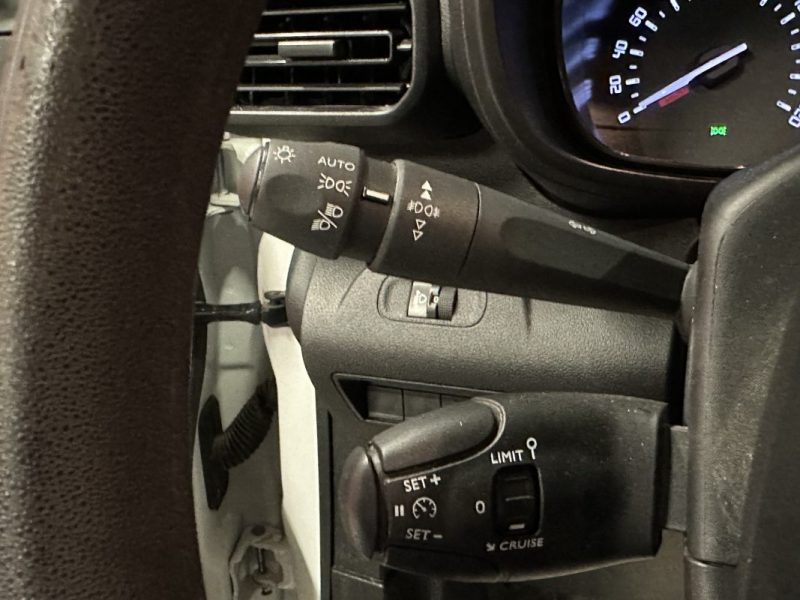 CITROEN BERLINGO 3 places M 1000KG 1.5 BLUE HDI 100 CLUB Advanced Grip Control - 1ère Main -