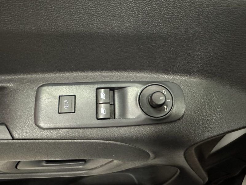 CITROEN BERLINGO 3 places M 1000KG 1.5 BLUE HDI 100 CLUB Advanced Grip Control - 1ère Main -