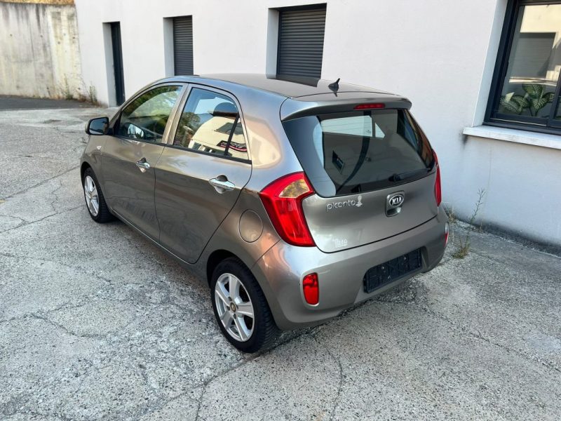 KIA PICANTO 1.0 FIFA WORLD CUP EDITION 2014