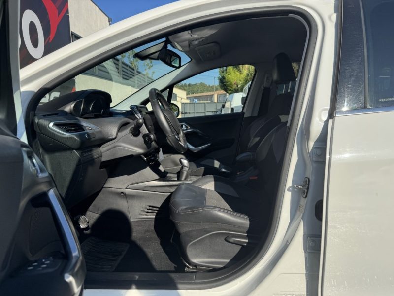 PEUGEOT 2008 1.2 PURE TECH 110 ALLURE BUSINESS 2017