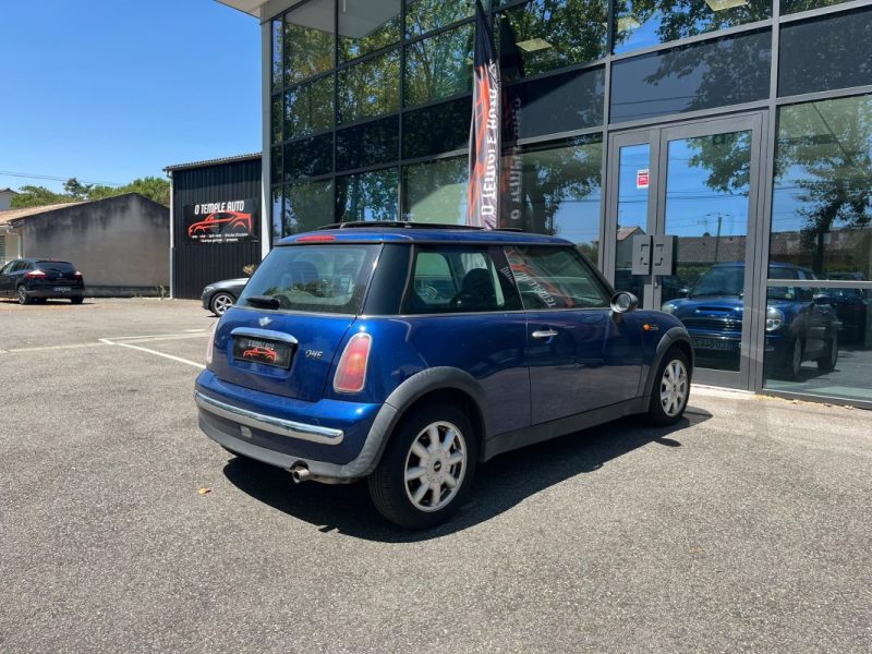 MINI One 1.6i 90 ch Finition Seven Toit Ouvrant Panoramique