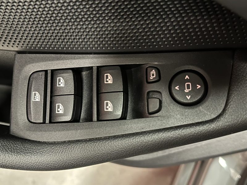BMW SERIE 1 116D BUSINESS DESIGN DKG7 - 1ère Main - Excellent état -