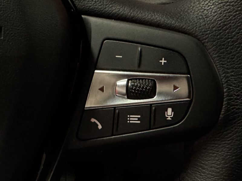 BMW SERIE 1 116D BUSINESS DESIGN DKG7 - 1ère Main - Excellent état -