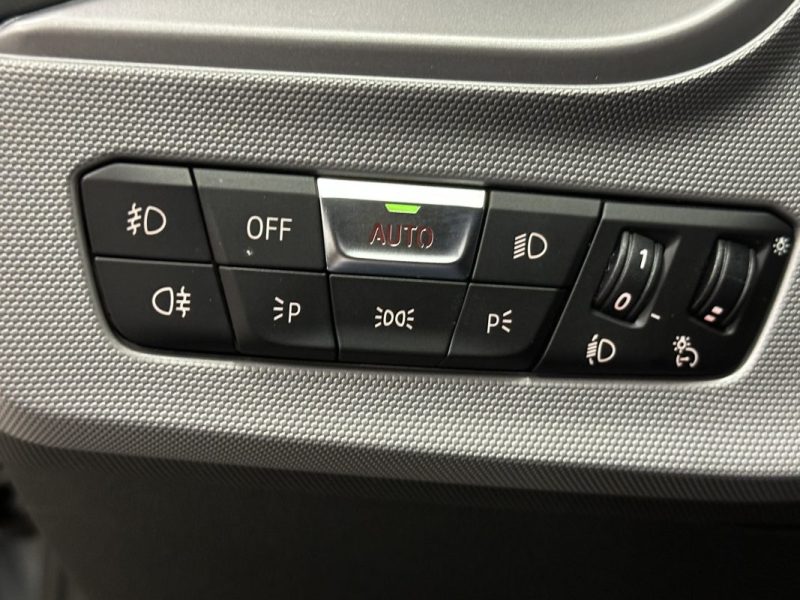 BMW SERIE 1 116D BUSINESS DESIGN DKG7 - 1ère Main - Excellent état -
