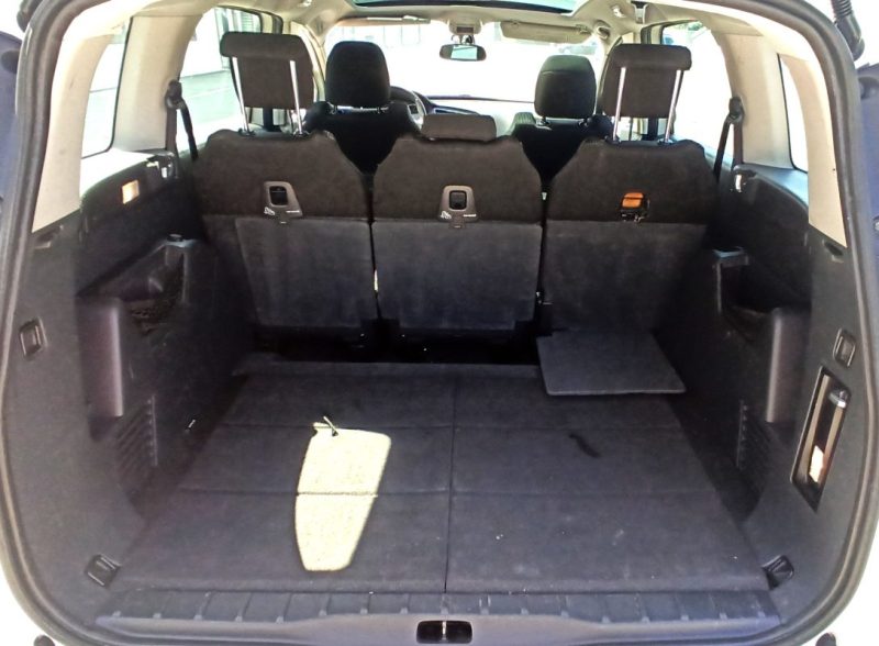 PEUGEOT 5008 1.6 120CV  TOIT PANORAMIQUE 1ER MAIN GARANTIE 6MOIS
