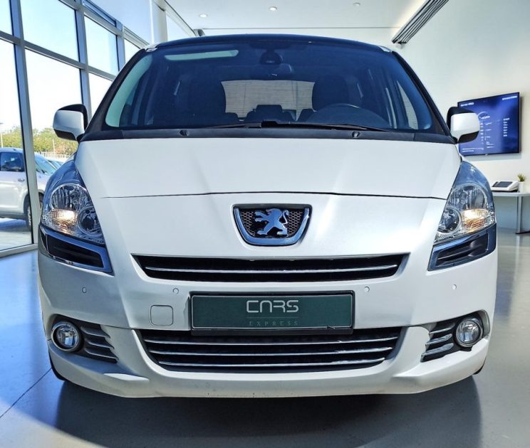 PEUGEOT 5008 1.6 120CV  TOIT PANORAMIQUE 1ER MAIN GARANTIE 6MOIS