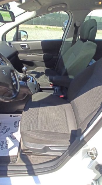 PEUGEOT 5008 1.6 120CV  TOIT PANORAMIQUE 1ER MAIN GARANTIE 6MOIS
