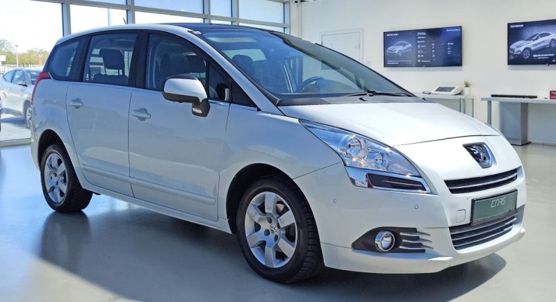 PEUGEOT 5008 1.6 120CV  TOIT PANORAMIQUE 1ER MAIN GARANTIE 6MOIS