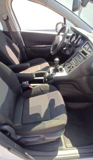 PEUGEOT 5008 1.6 120CV  TOIT PANORAMIQUE 1ER MAIN GARANTIE 6MOIS