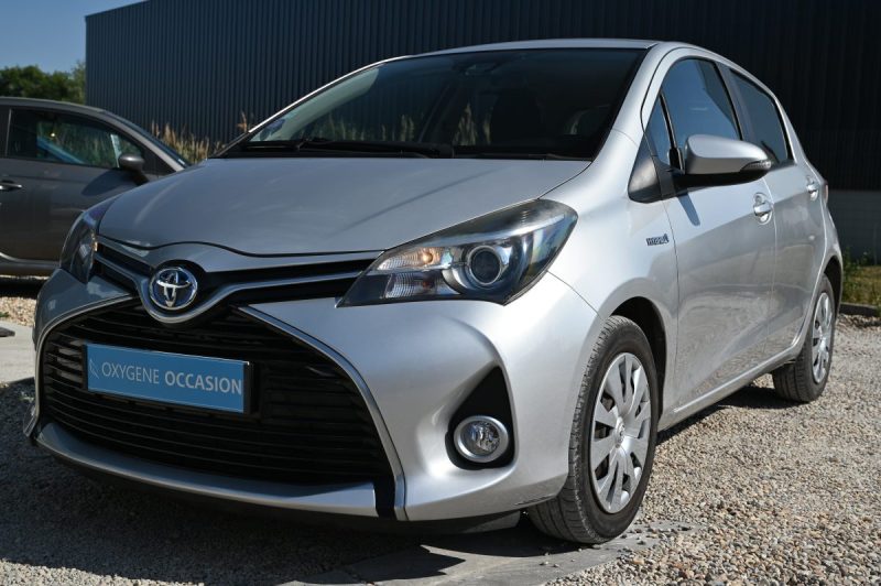 TOYOTA YARIS 100H DYNAMIC PACK CONFORT 09/2015
