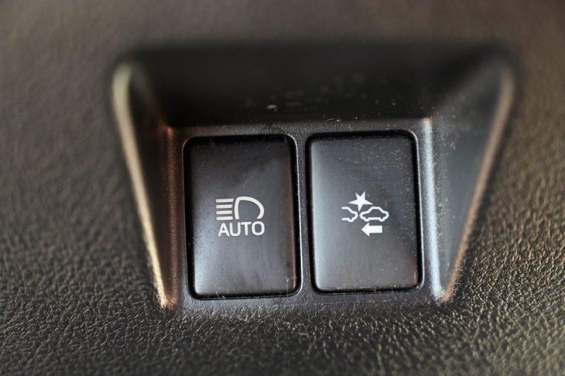 TOYOTA YARIS 100H DYNAMIC PACK CONFORT 09/2015