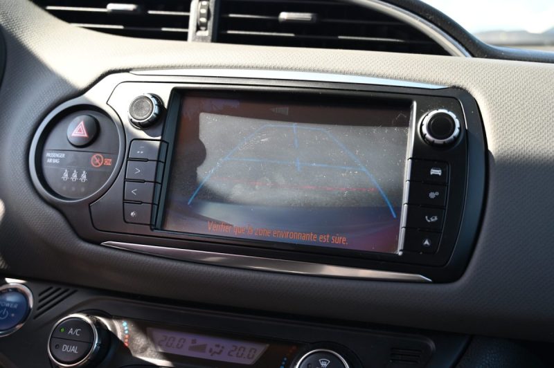 TOYOTA YARIS 100H DYNAMIC PACK CONFORT 09/2015