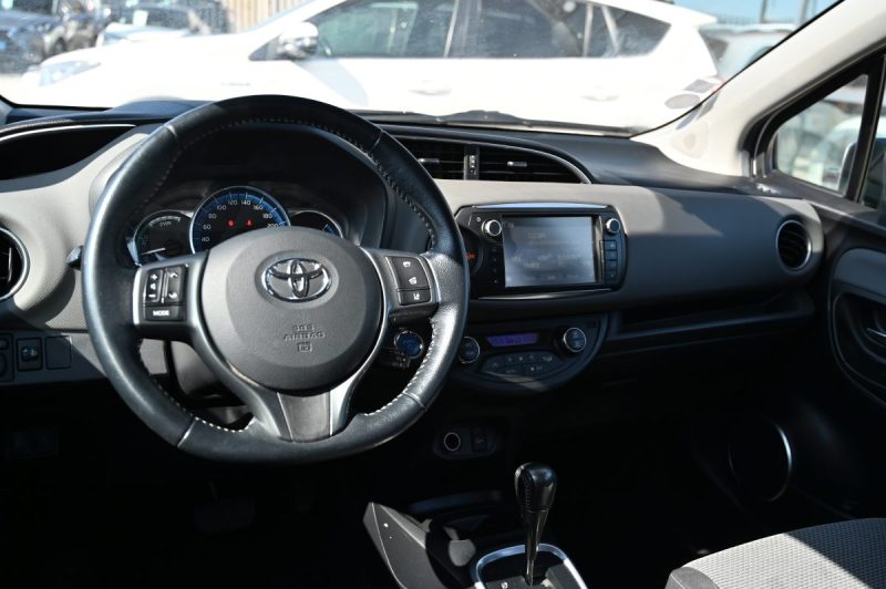 TOYOTA YARIS 100H DYNAMIC PACK CONFORT 09/2015