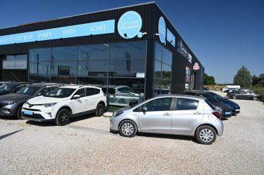 TOYOTA YARIS 100H DYNAMIC PACK CONFORT 09/2015