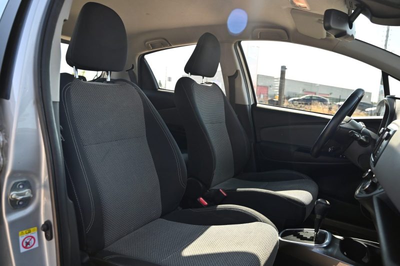 TOYOTA YARIS 100H DYNAMIC PACK CONFORT 09/2015