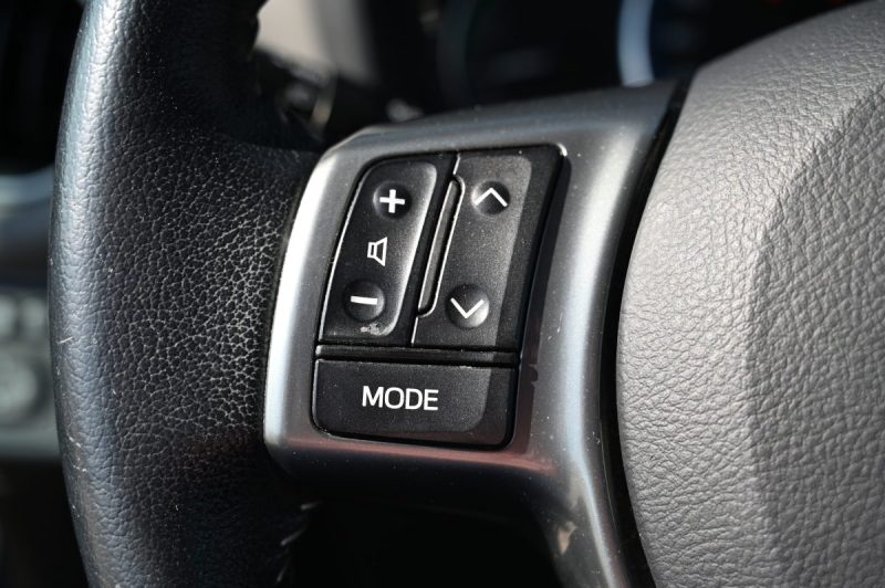 TOYOTA YARIS 100H DYNAMIC PACK CONFORT 09/2015