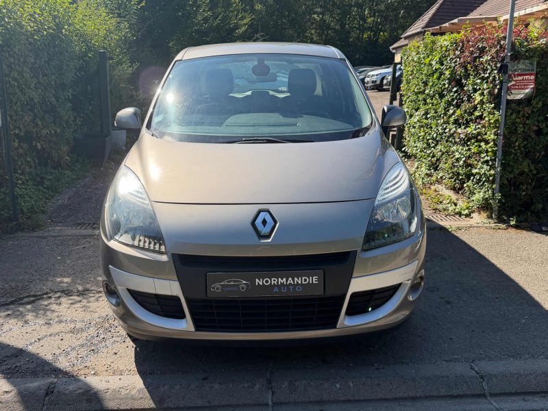 Renault Scenic III 1.6 16V 110ch Authentique 