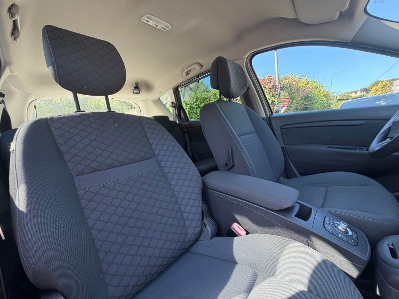 Renault Scenic III 1.6 16V 110ch Authentique 