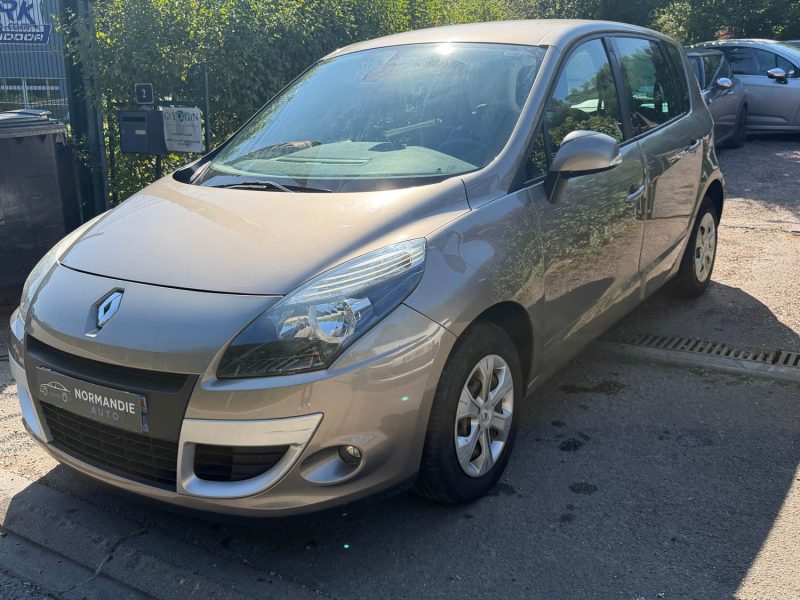 Renault Scenic III 1.6 16V 110ch Authentique 