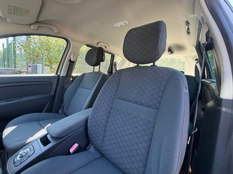 Renault Scenic III 1.6 16V 110ch Authentique 