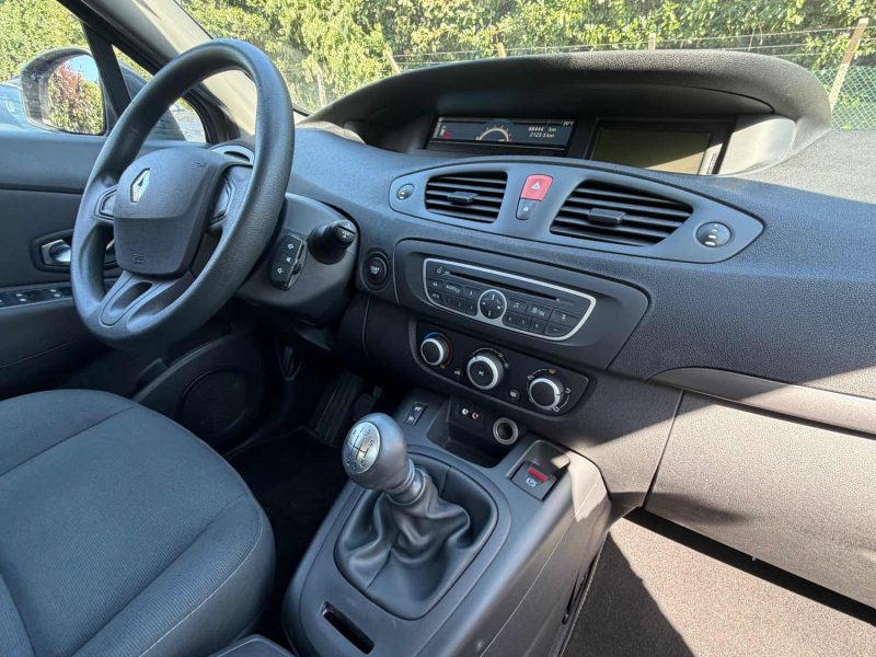 Renault Scenic III 1.6 16V 110ch Authentique 