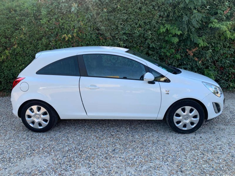 OPEL CORSA 1.2 TWINPORT 85 ESSENTIA 2012