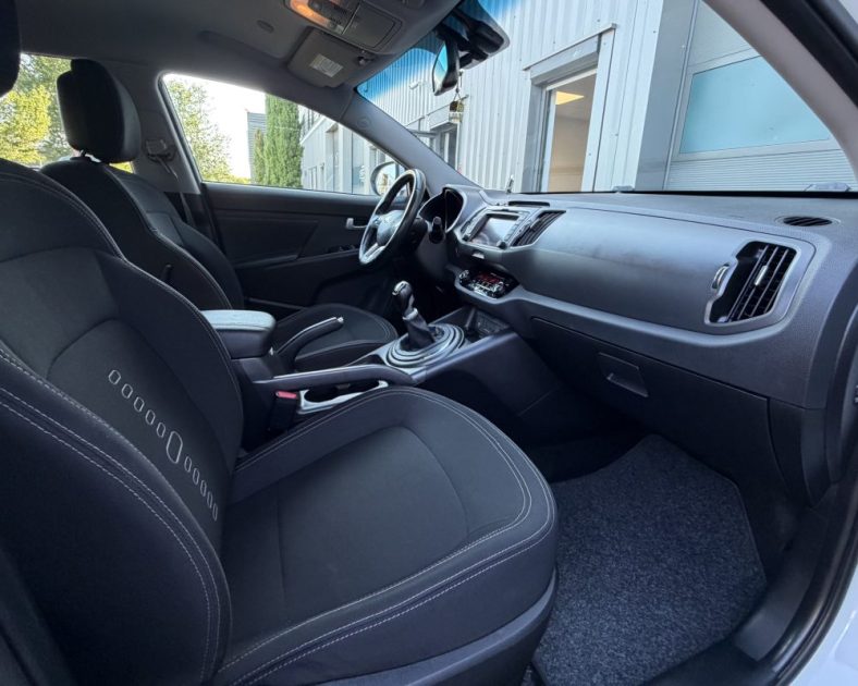 KIA SPORTAGE 1.7 115 ch - STYLE - ATTELAGE - Entretien Complet - Garantie 6 Mois - IMPECCABLE