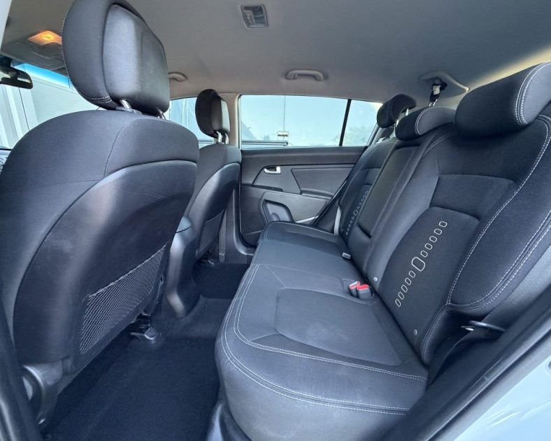 KIA SPORTAGE 1.7 115 ch - STYLE - ATTELAGE - Entretien Complet - Garantie 6 Mois - IMPECCABLE
