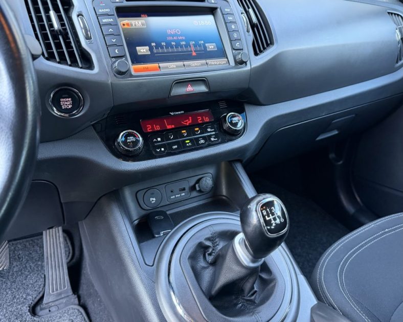 KIA SPORTAGE 1.7 115 ch - STYLE - ATTELAGE - Entretien Complet - Garantie 6 Mois - IMPECCABLE