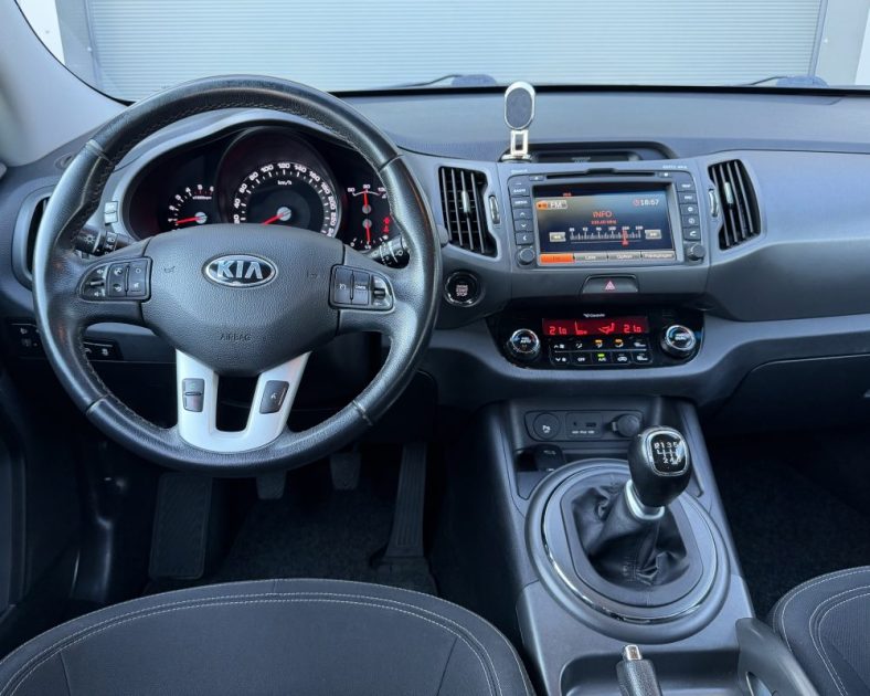 KIA SPORTAGE 1.7 115 ch - STYLE - ATTELAGE - Entretien Complet - Garantie 6 Mois - IMPECCABLE