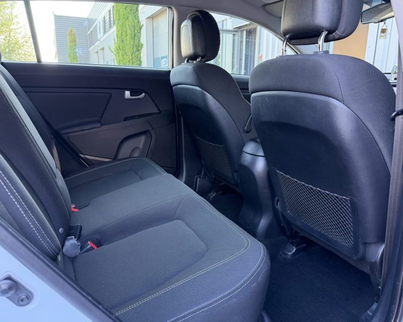 KIA SPORTAGE 1.7 115 ch - STYLE - ATTELAGE - Entretien Complet - Garantie 6 Mois - IMPECCABLE
