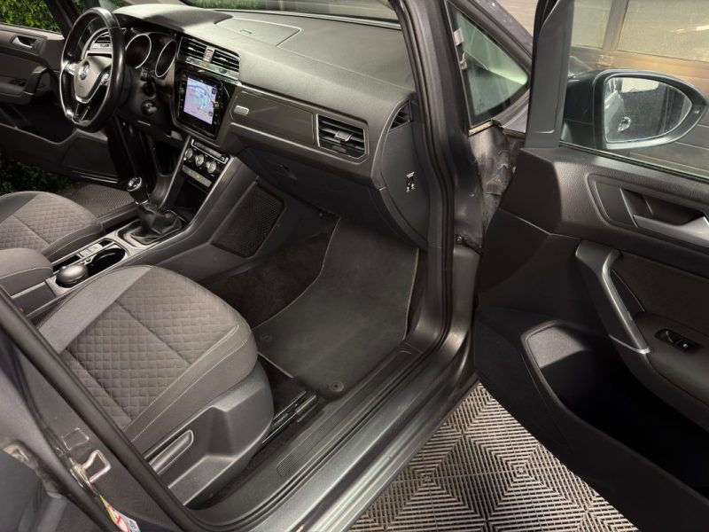 VOLKSWAGEN TOURAN II CONNECT 1.2 TSI 110 Cv 7 PLACES / CAMERA RECUL APPLE & ANDROID - GARANTIE 1 AN