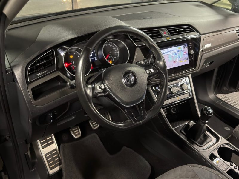 VOLKSWAGEN TOURAN II CONNECT 1.2 TSI 110 Cv 7 PLACES / CAMERA RECUL APPLE & ANDROID - GARANTIE 1 AN
