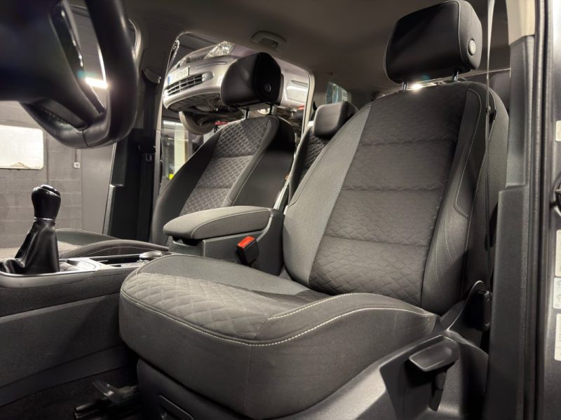 VOLKSWAGEN TOURAN II CONNECT 1.2 TSI 110 Cv 7 PLACES / CAMERA RECUL APPLE & ANDROID - GARANTIE 1 AN