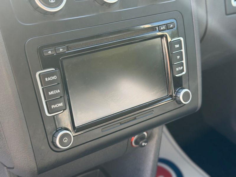 Volkswagen Touran 1.6 TDI 105 BlueMotion Life - Attelage - Clim - Gps - Révisée & garantie 6 mois