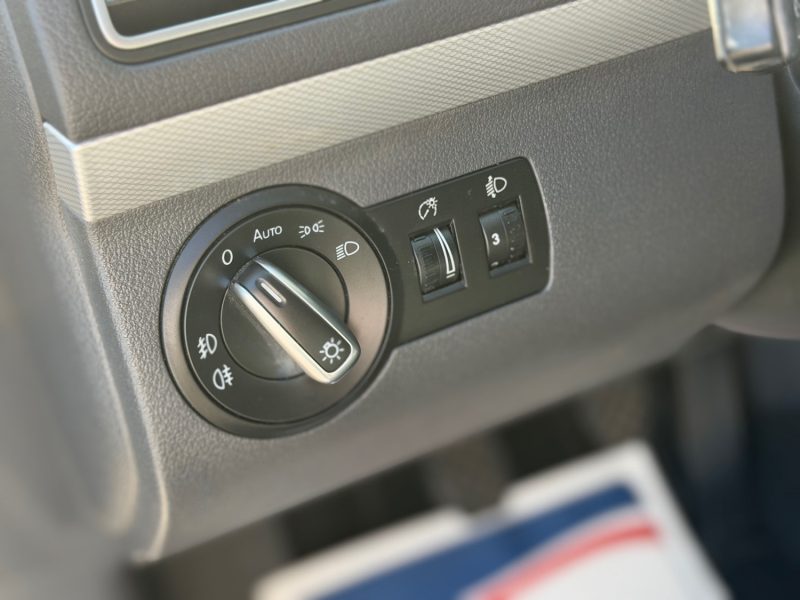 Volkswagen Touran 1.6 TDI 105 BlueMotion Life - Attelage - Clim - Gps - Révisée & garantie 6 mois