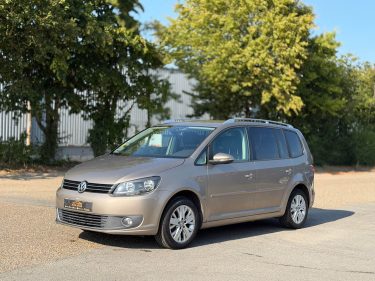Volkswagen Touran 1.6 TDI 105 BlueMotion Life - Attelage - Clim - Gps - Révisée & garantie 6 mois