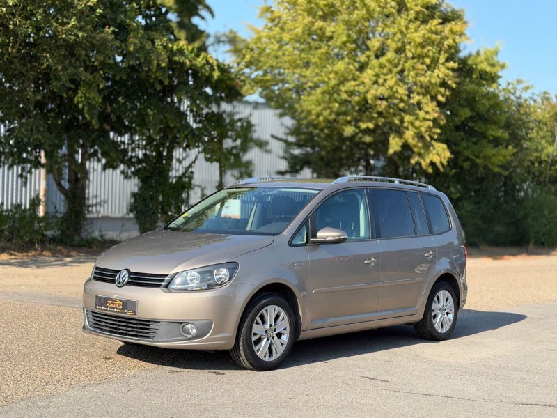 Volkswagen Touran 1.6 TDI 105 BlueMotion Life - Attelage - Clim - Gps - Révisée & garantie 6 mois