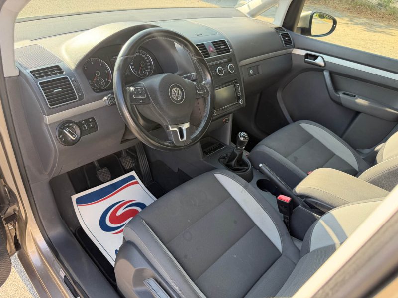 Volkswagen Touran 1.6 TDI 105 BlueMotion Life - Attelage - Clim - Gps - Révisée & garantie 6 mois