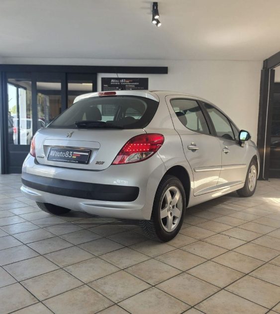 PEUGEOT 207 1.4 TU essence 75ch- 2012- Distribution neuve -Garantie 12 mois ou 15000 km