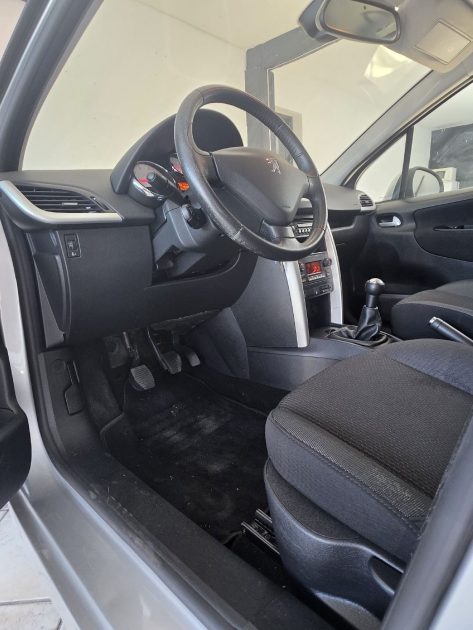 PEUGEOT 207 1.4 TU essence 75ch- 2012- Distribution neuve -Garantie 12 mois ou 15000 km