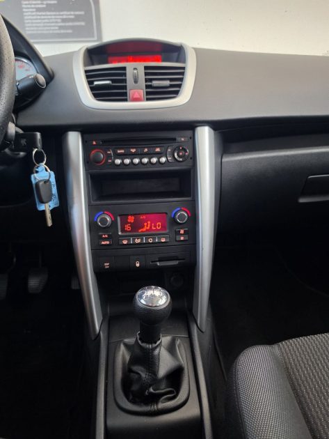 PEUGEOT 207 1.4 TU essence 75ch- 2012- Distribution neuve -Garantie 12 mois ou 15000 km