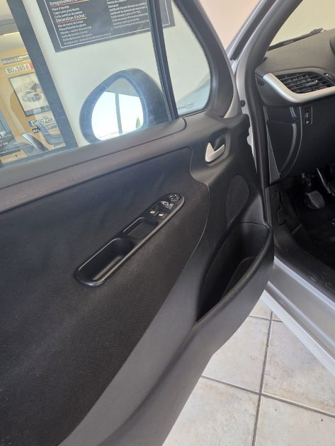 PEUGEOT 207 1.4 TU essence 75ch- 2012- Distribution neuve -Garantie 12 mois ou 15000 km
